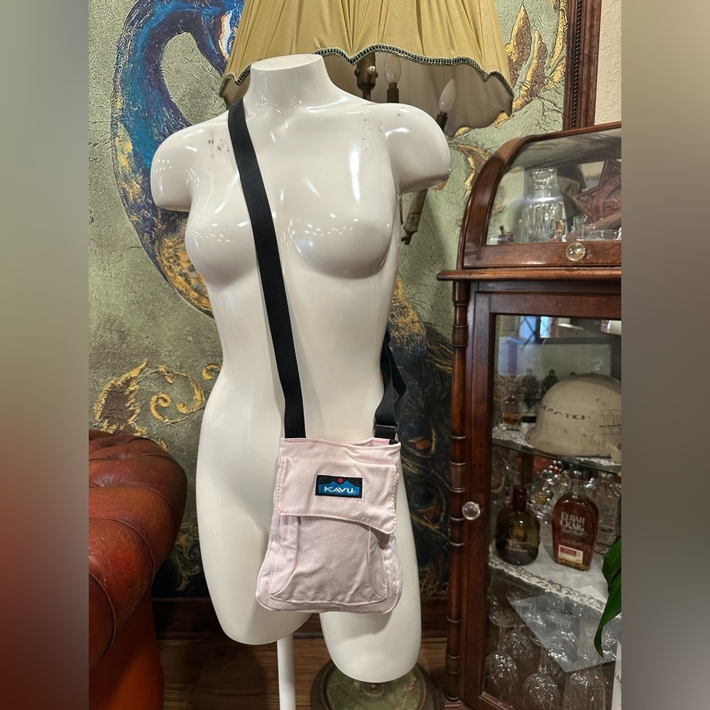 GUC Kavu Keeper FADE Pink Crossbody Canvas Bag Shoulder Strap Sling Purse